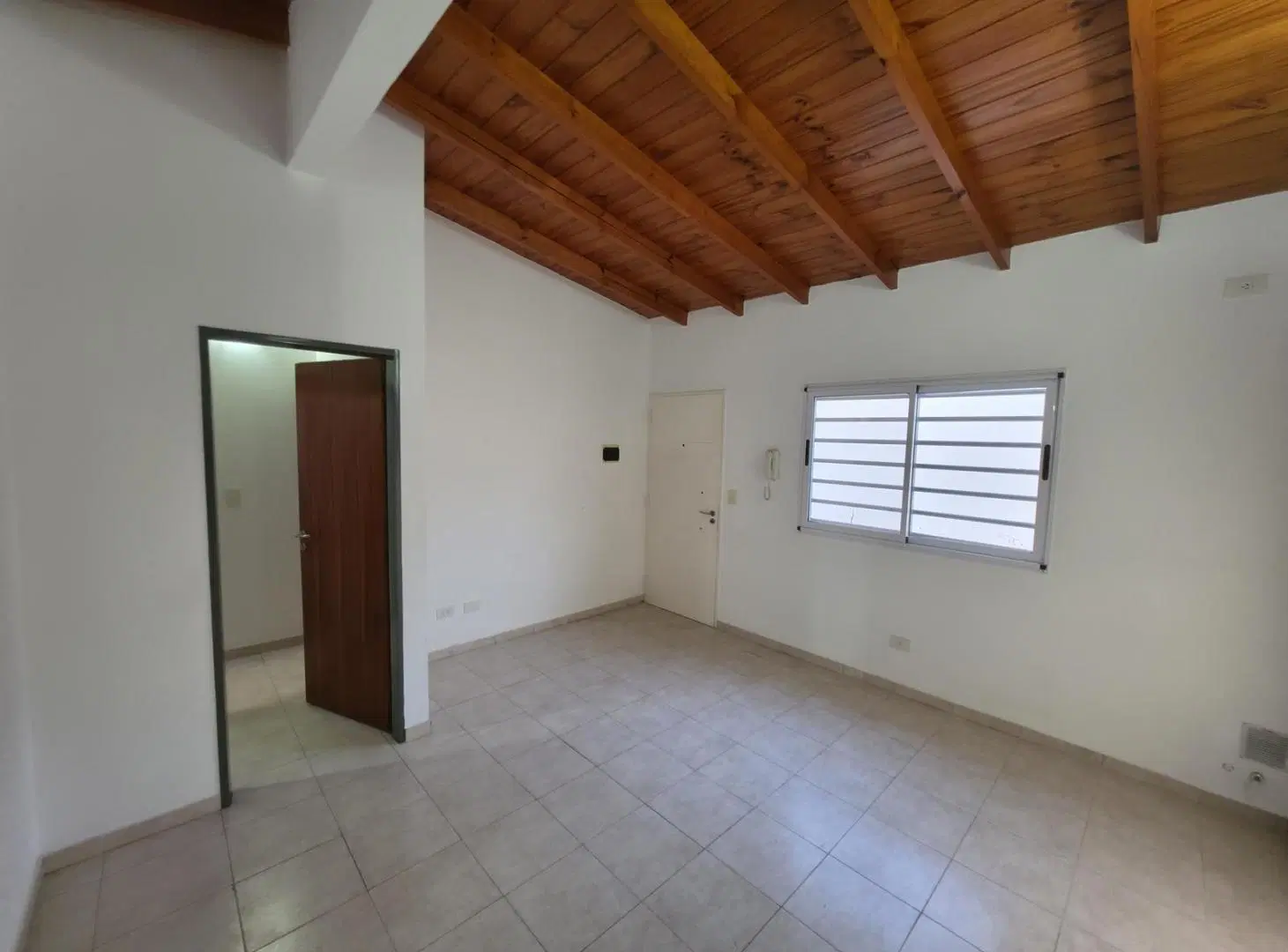 Alquiler Departamento 3 ambientes en V.Libertad con patio 1