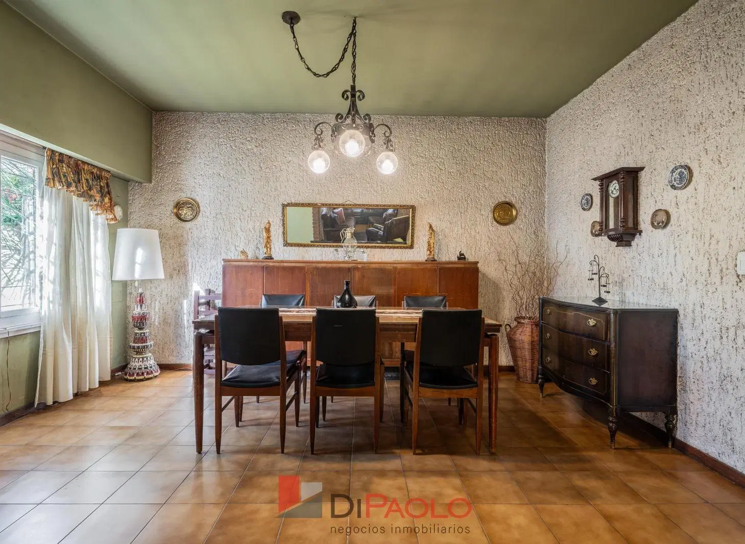 CASA A LA VENTA EN CASTELAR NORTE CON PATIO Y COCHERA 8