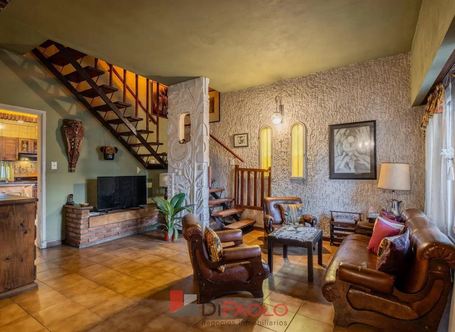 CASA A LA VENTA EN CASTELAR NORTE CON PATIO Y COCHERA 3
