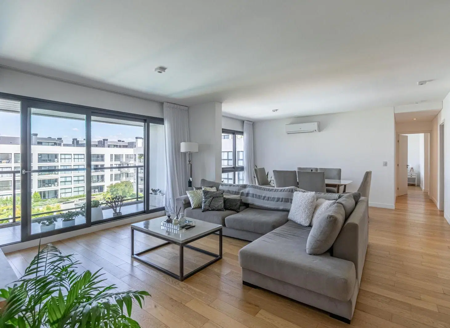DEPARTAMENTO 4 AMBIENTES A LA VENTA EN HAEDO CON COCHERA 8