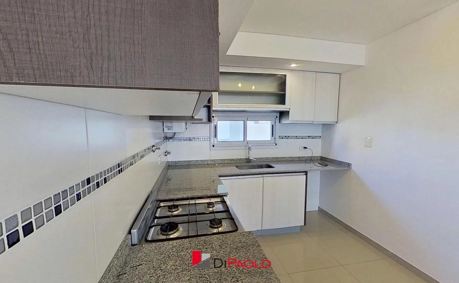 Venta Departamento 3 ambientes con terraza y dos cocheras en San Martin Centro 4