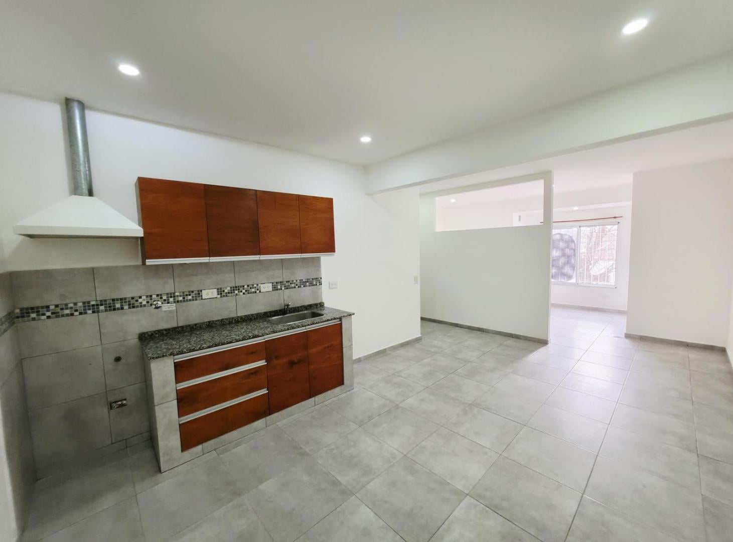Foto de Alquiler Departamento 2 ambientes en Billinghurst en primer piso, imagen 3