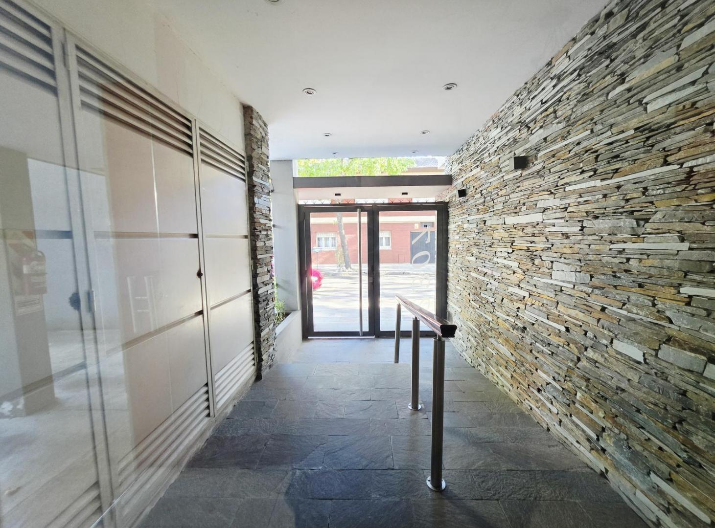 Foto de Alquiler Departamento 2 ambientes en San Martin con cochera, imagen 1
