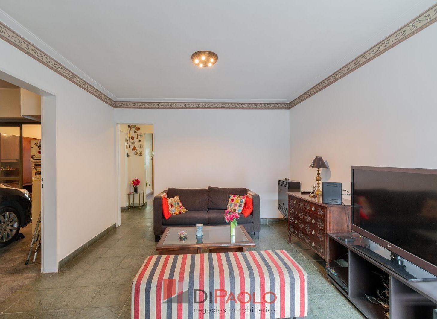 Foto de Venta Casa lote propio 4 ambientes con cochera, patio, quincho y, imagen 5