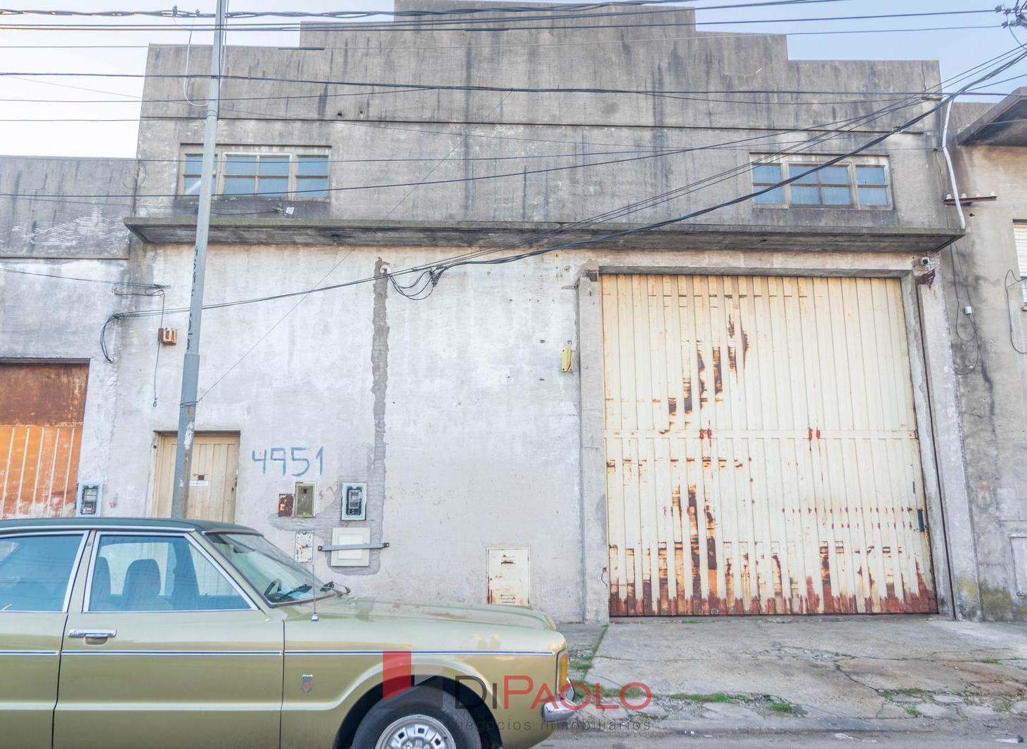 Foto de Venta de galpón industrial en Villa Bonich con oficina y vestuario, imagen 1