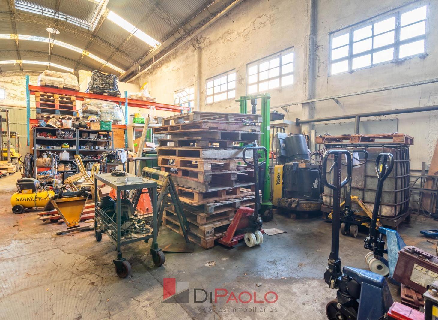 Foto de Venta de galpón industrial en Villa Bonich con oficina y vestuario, imagen 2