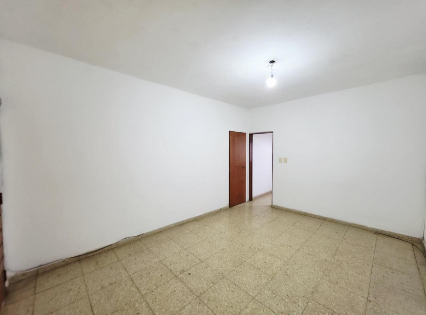 Foto de Alquiler Casa 3 Ambientes en Villa Bosch con patio, imagen 2