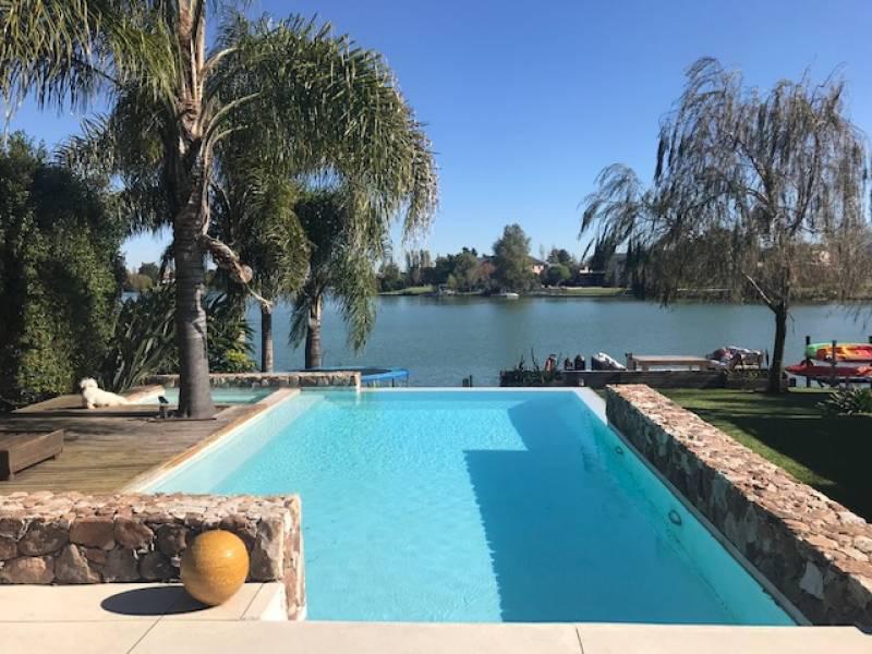 Casa en Venta en Santa Barbara, Tigre, G. B. a. Zona Norte 1