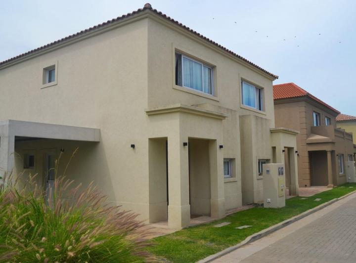 Casa en Venta en Saravi Village, Pilar, G.B.A. Zona Norte