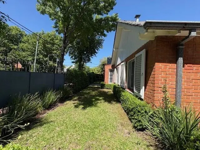 Casa  en Venta en Acassuso, San Isidro, G.B.A. Zona Norte 2
