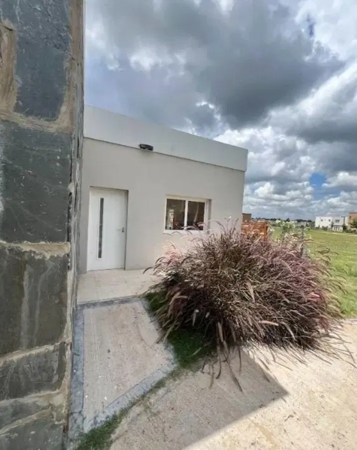 Casa en Alquiler en Santa Lucia, Pilar del Este, Pilar 3