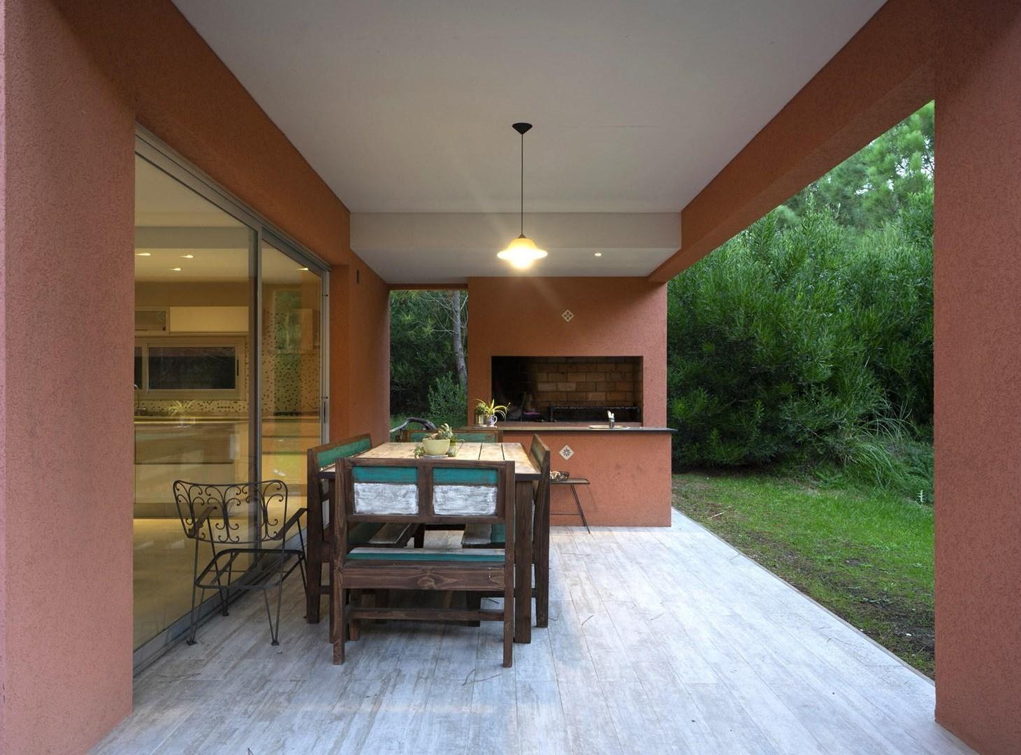 Foto de Casa Chalet en Venta en Costa Esmeralda, Costa Atlántica, Buenos Aires, imagen 1