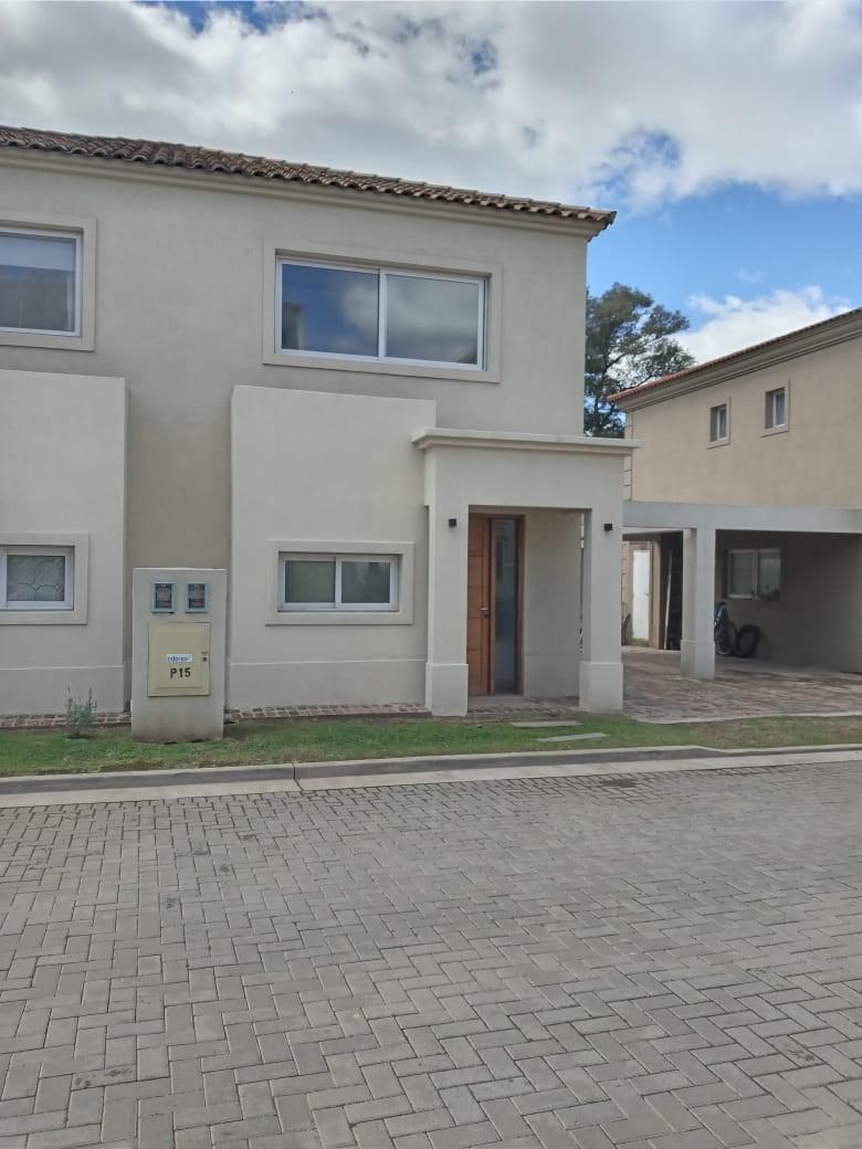 Foto de Casa en Venta en Saravi Village, Pilar, G.B.A. Zona Norte, imagen 1
