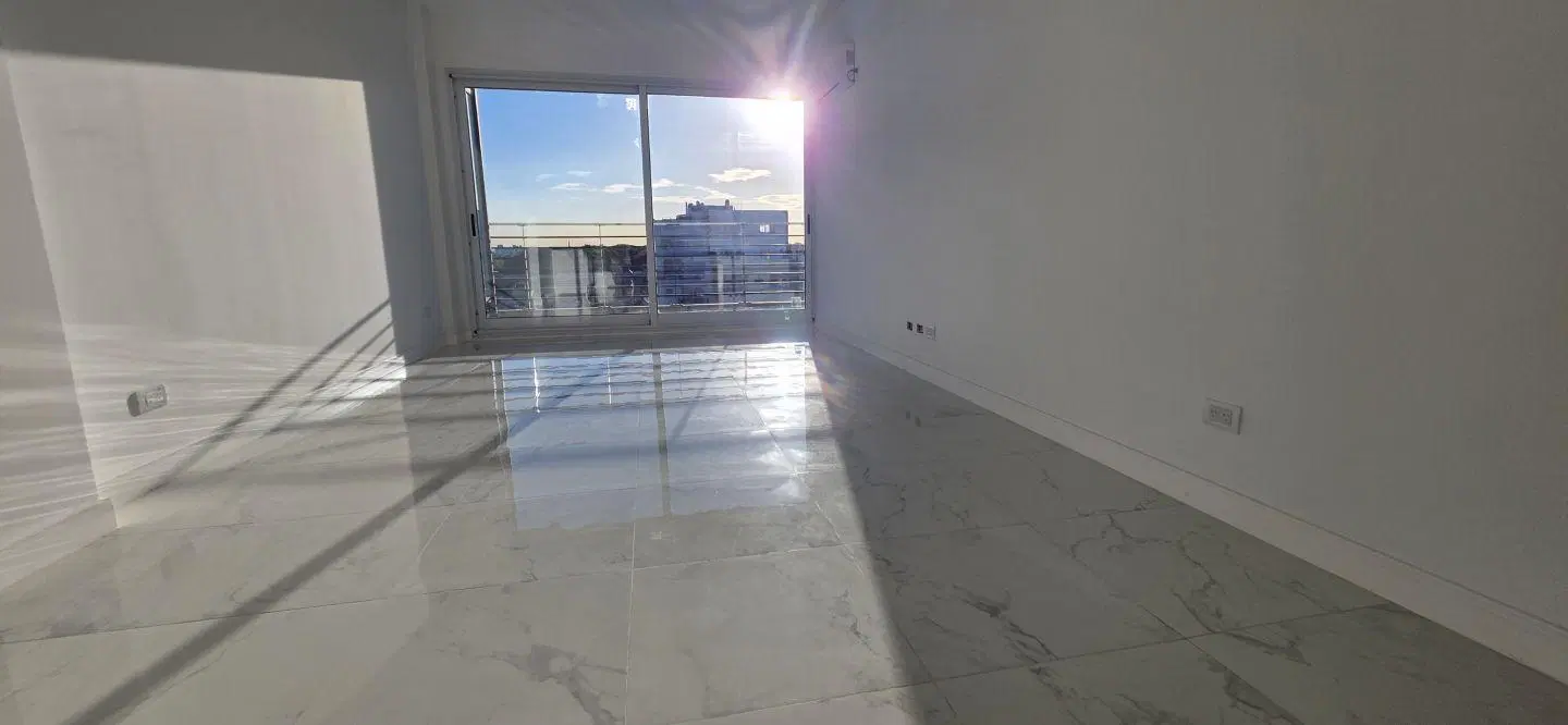 Venta 2 Ambientes Barracas. 72m2 Aprox, Bñ Suite+Toilette, Categ. Superior 4