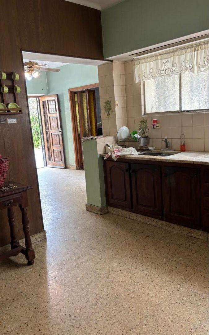 Foto de VENTA CASA - 7 AMBIENTES- 720 M2- IDEAL INVERSION - LOMAS DE ZAMORA, imagen 2