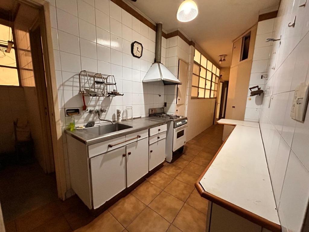 OPORTUNIDAD! Semi piso en excelente zona a refaccionar
