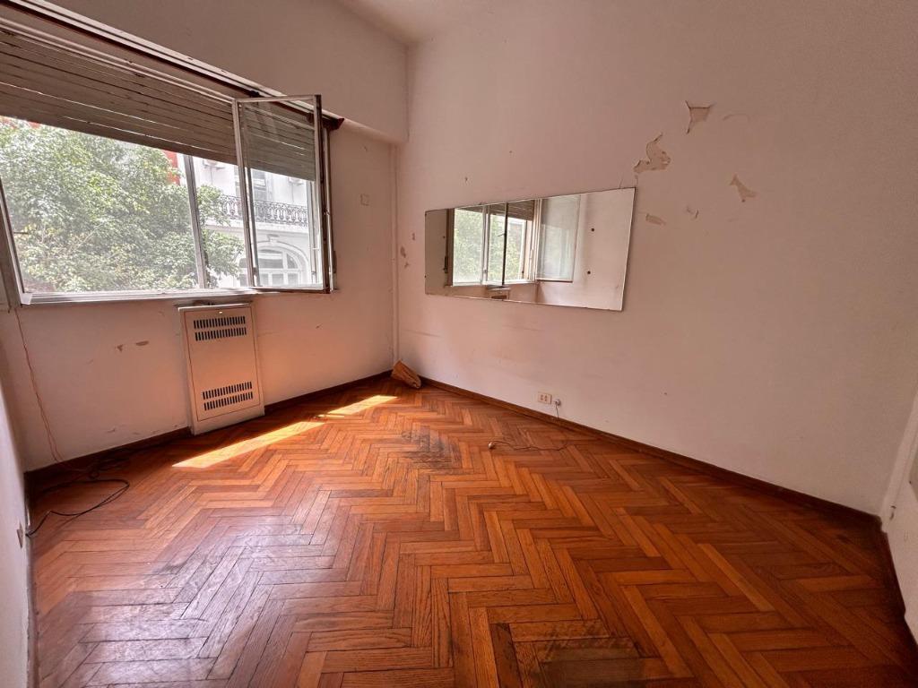 Foto de OPORTUNIDAD! Semi piso en excelente zona a refaccionar, imagen 2