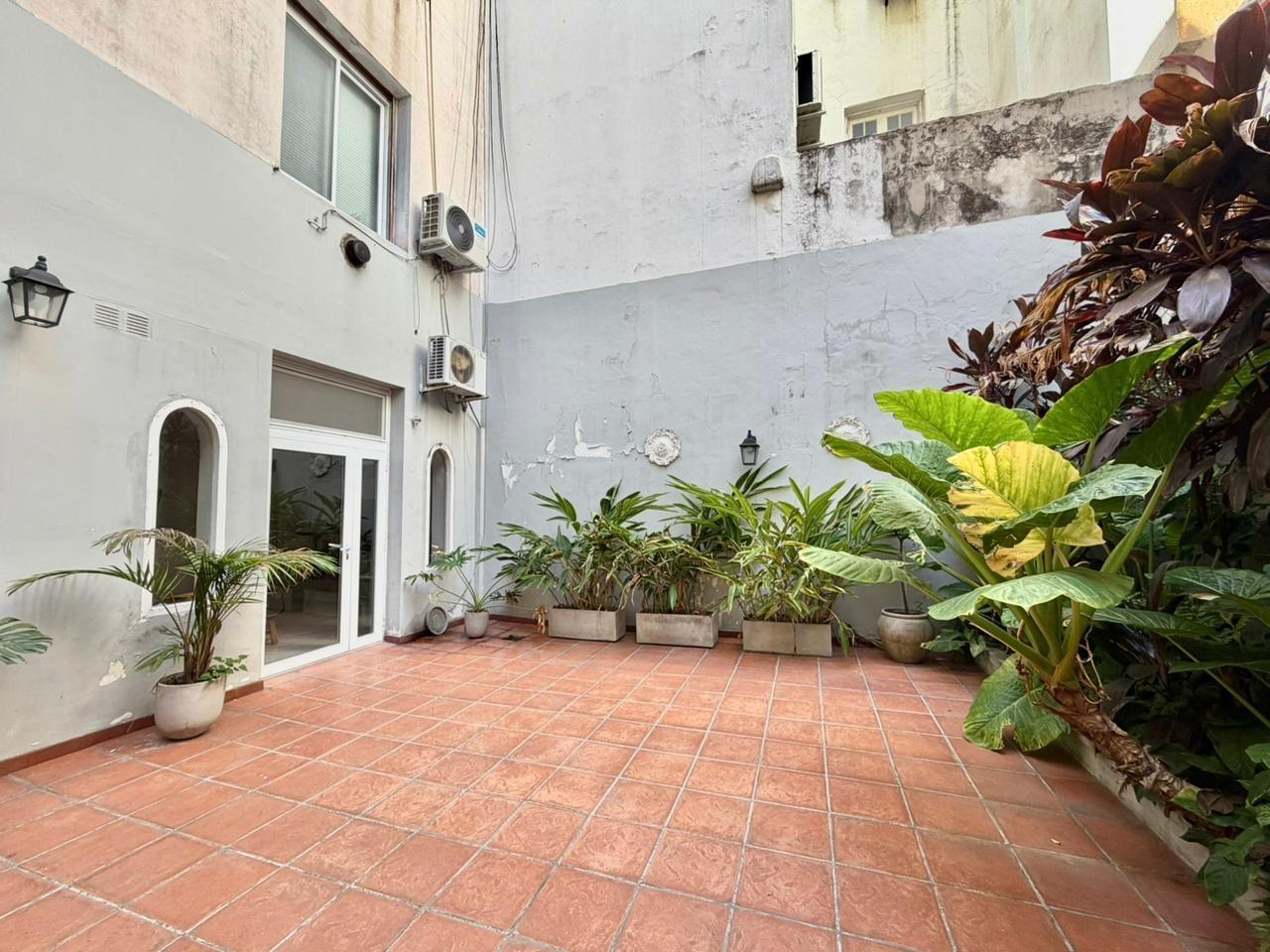 Lindísimo departamento con amplio patio en planta baja hecho a nuevo