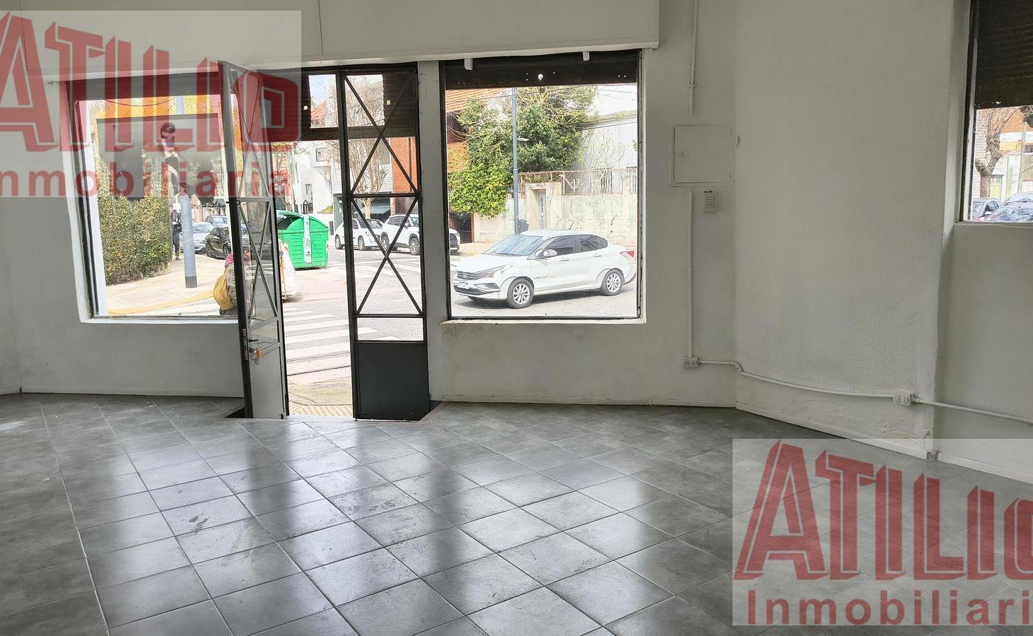 Foto de Saavedra Local alquiler Esquina todo vidrieras luminoso sin expensas, imagen 1