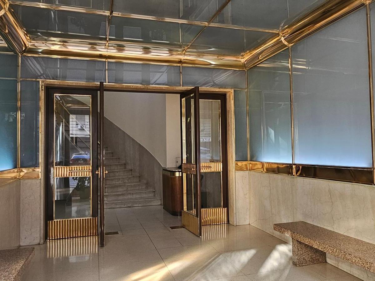 Semipiso 83 m². Excelente Edificio, Planta y Vistas. Apto Profesional 4