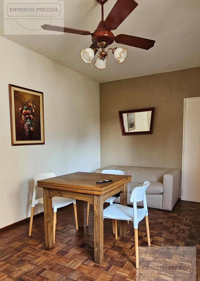 Foto de LUMINOSO | 2 AMBIENTES | BALVANERA | PISOS DE PARQUET, imagen 2