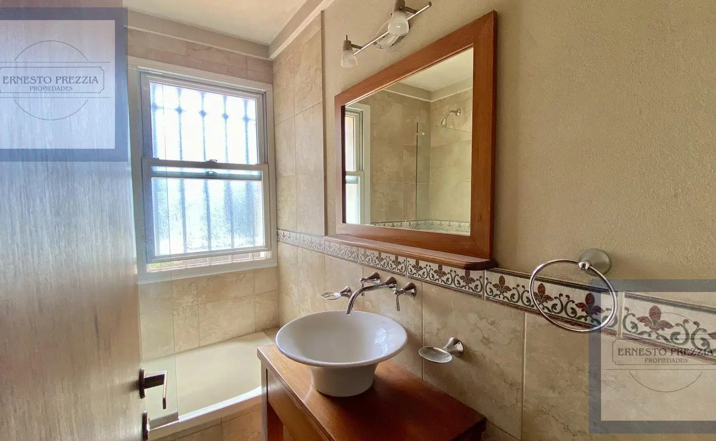Venta de casa 5 ambientes con parrilla y pileta en Don Torcuato Apto Crédito 4