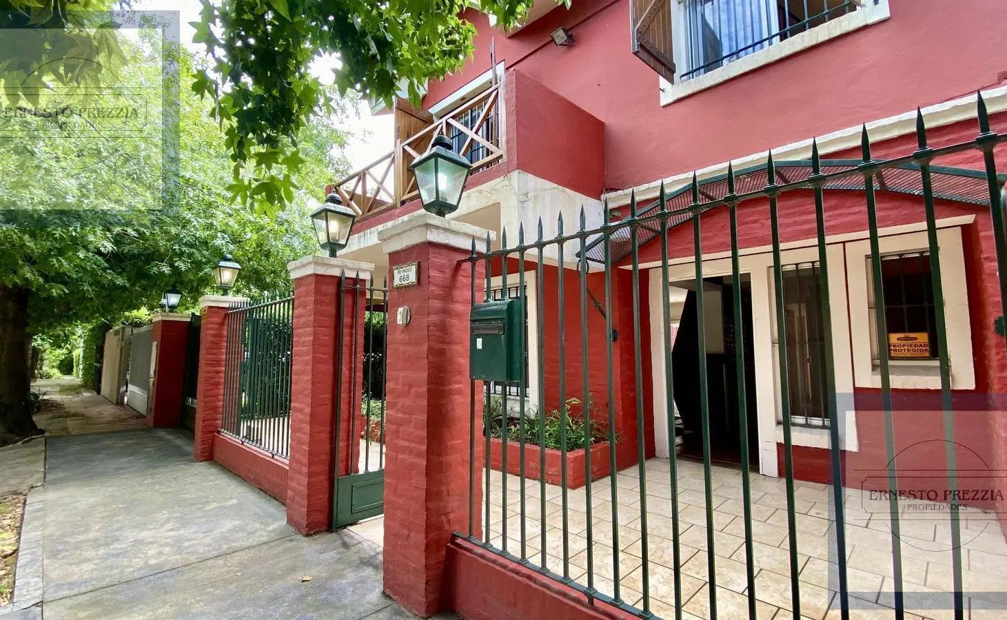 Venta de casa 5 ambientes con parrilla y pileta en Don Torcuato Apto Crédito 5