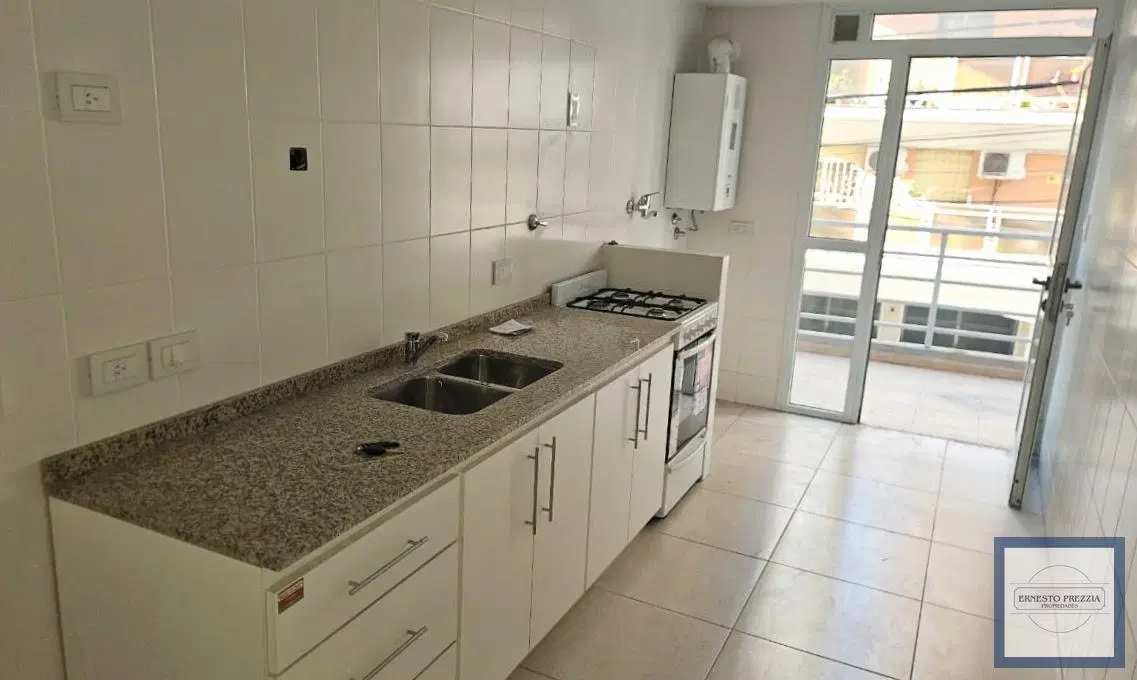 | 3 AMBIENTES | A ESTRENAR | BALCÓN   PATIO | COCHERA | BAULERA 4