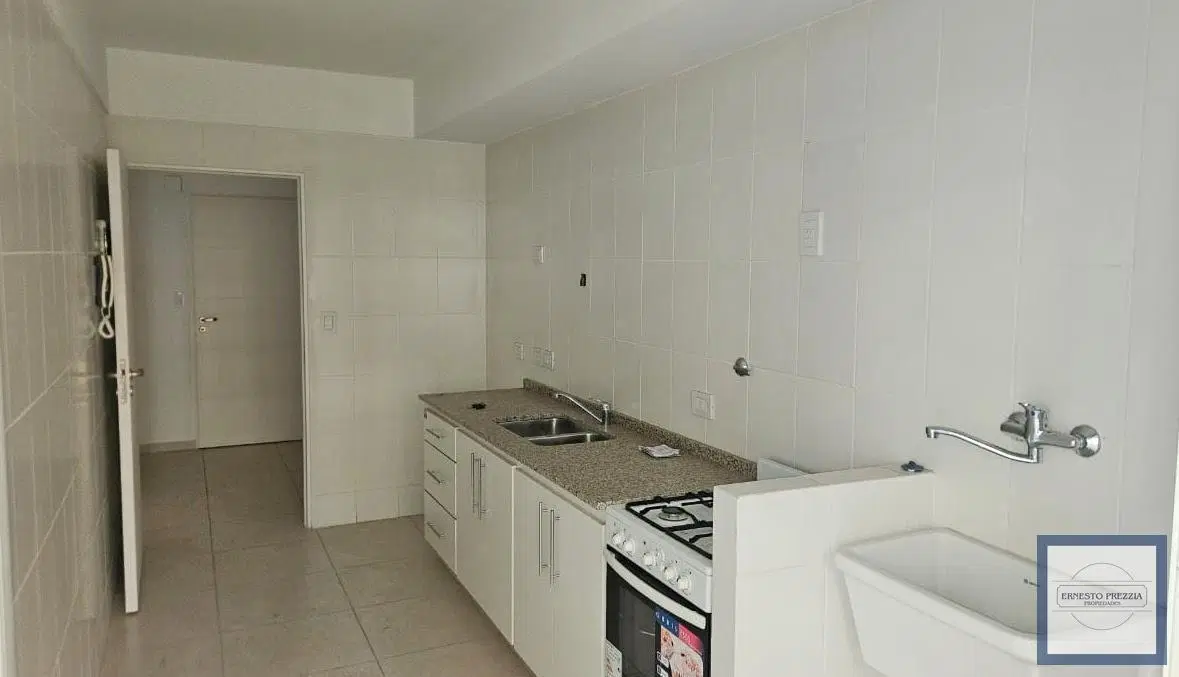| 3 AMBIENTES | A ESTRENAR | BALCÓN   PATIO | COCHERA | BAULERA 5
