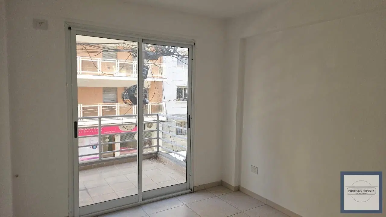 | 3 AMBIENTES | A ESTRENAR | BALCÓN   PATIO | COCHERA | BAULERA 2