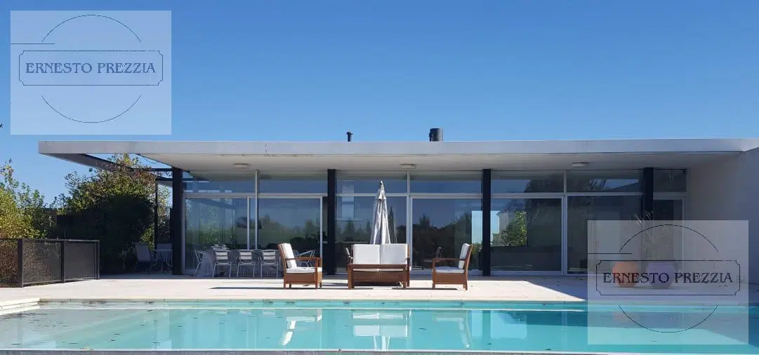 Moderna Casa en Venta  - Estancias del Pilar 2