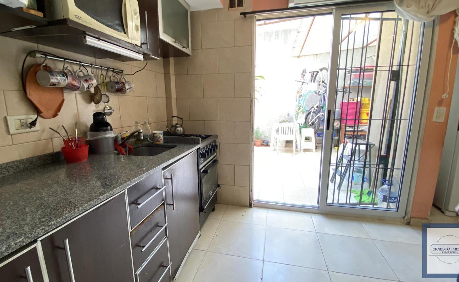 Foto de VENTA PH 2 AMBIENTES CON PATIO SIN EXPENSAS EN VILLA URQUIZA, imagen 2