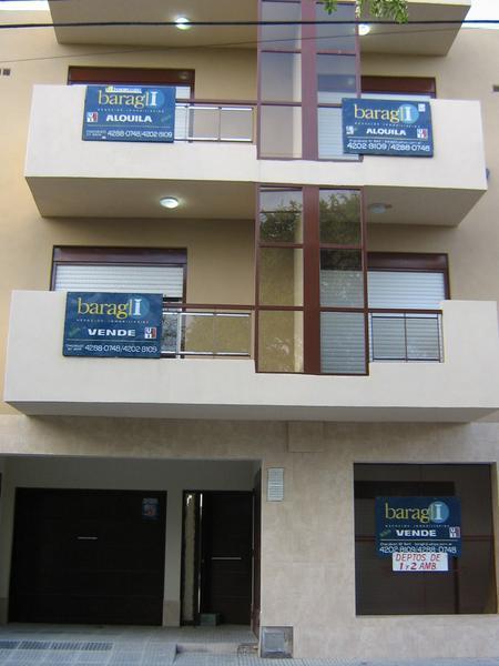 Foto de Departamento 2 AMBIENTES CON COCHERA al frenter, C/Renta Remedios de, imagen 4