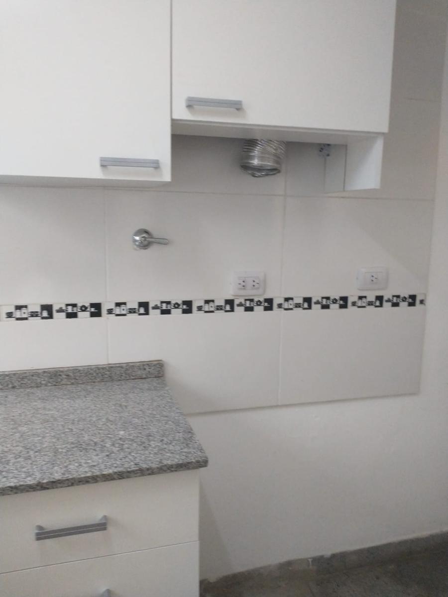 BAJO EL VALOR !!! VENTA EN BLOCK. Edificio Comercial en Banfield Este
