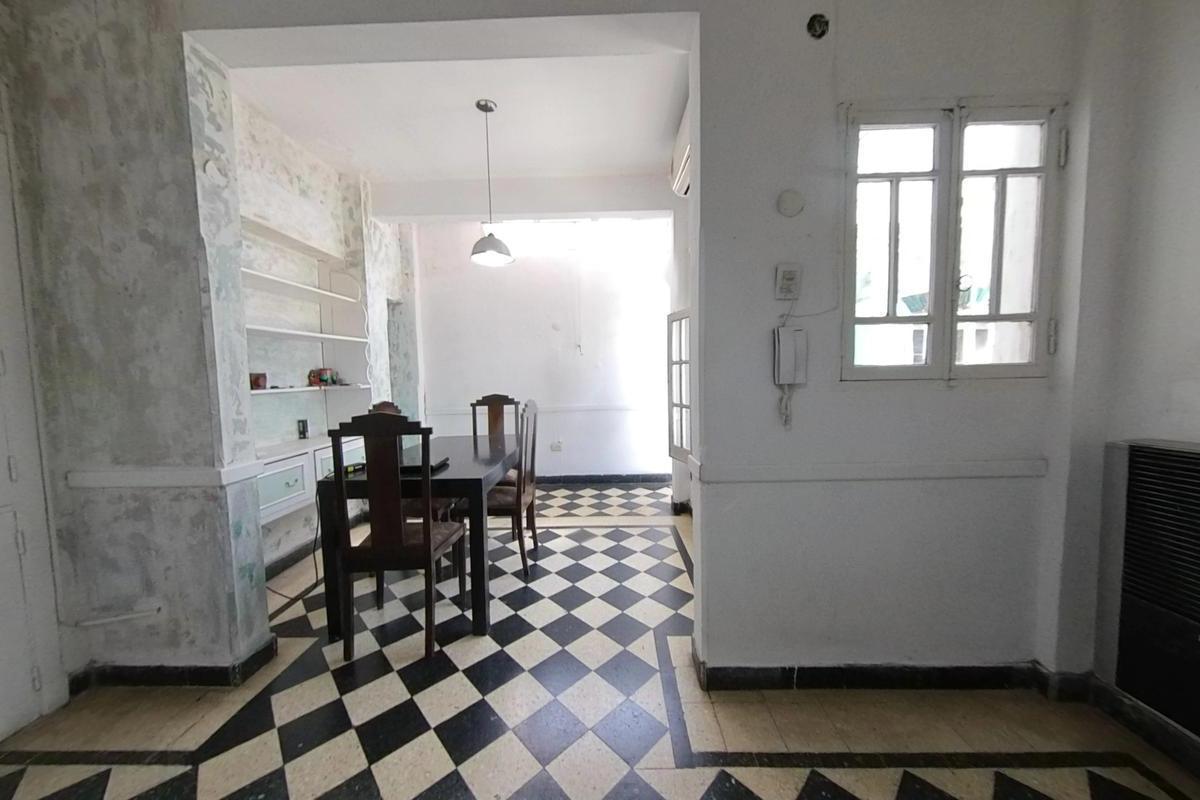 Foto de NUEVAS CONDICIONES, Chalet sobre Belgrano 1195 con patio, imagen 3