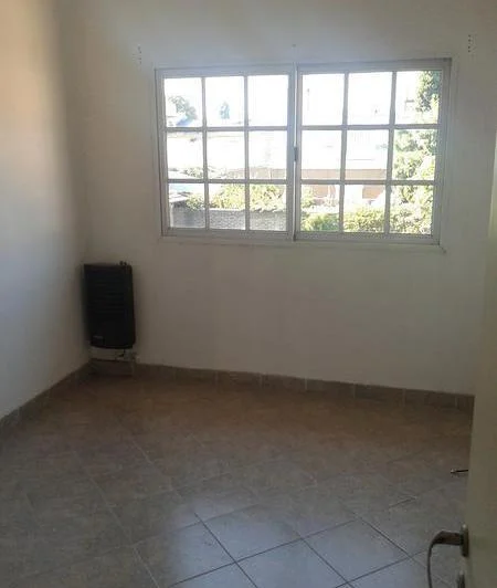 PH 2 ambiente planta alta, al frente- Banfield Este 4