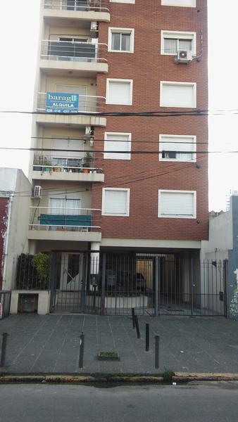 Dpto 3 ambientes con cochera. Banfield Este