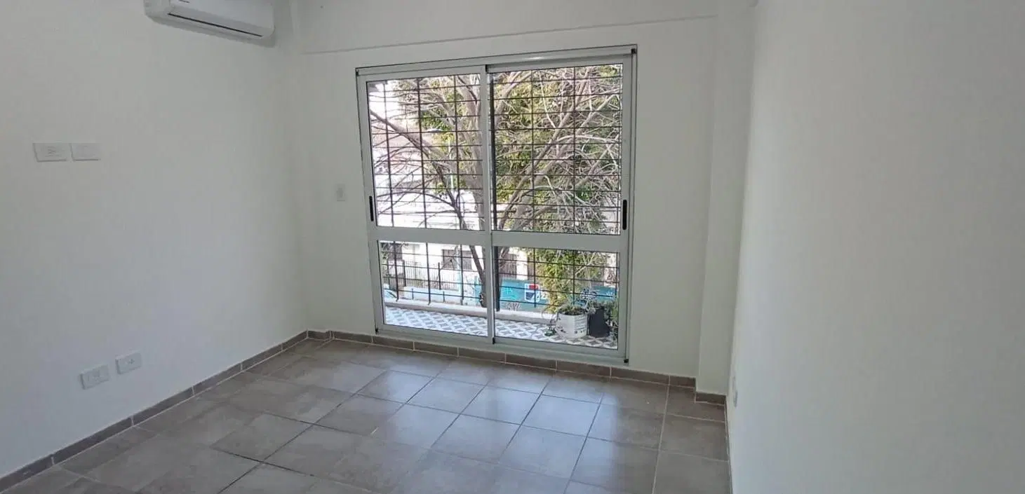 Departamento 2 AMBIENTES en Banfield Este 1