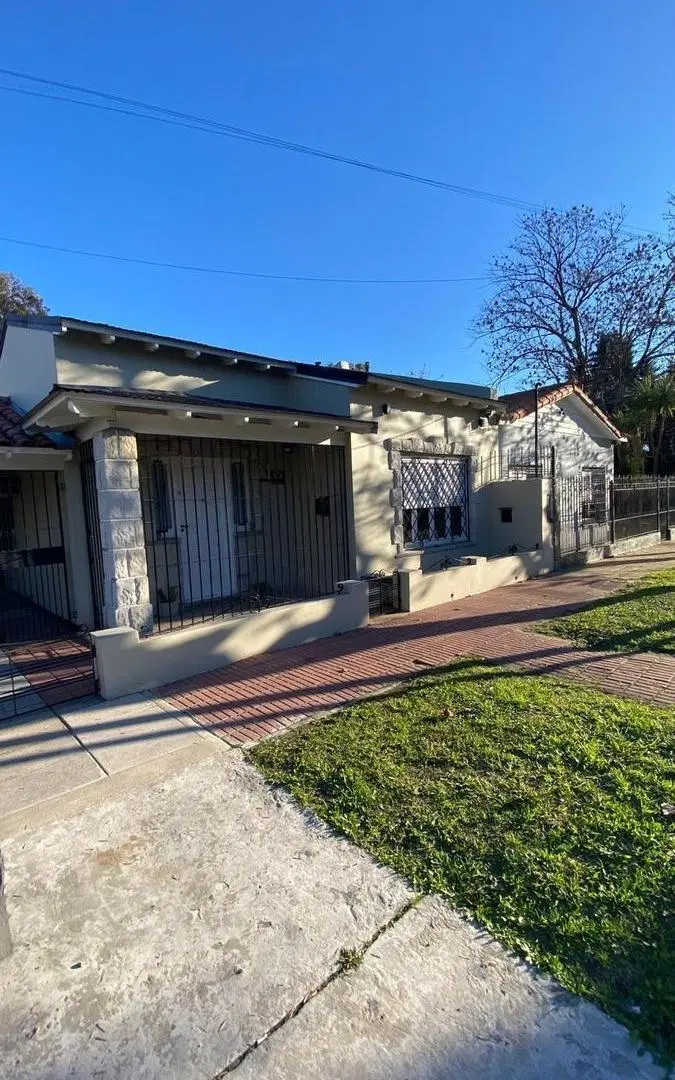 Casa a estrenar totalmente refaccionada en Banfield Este 4