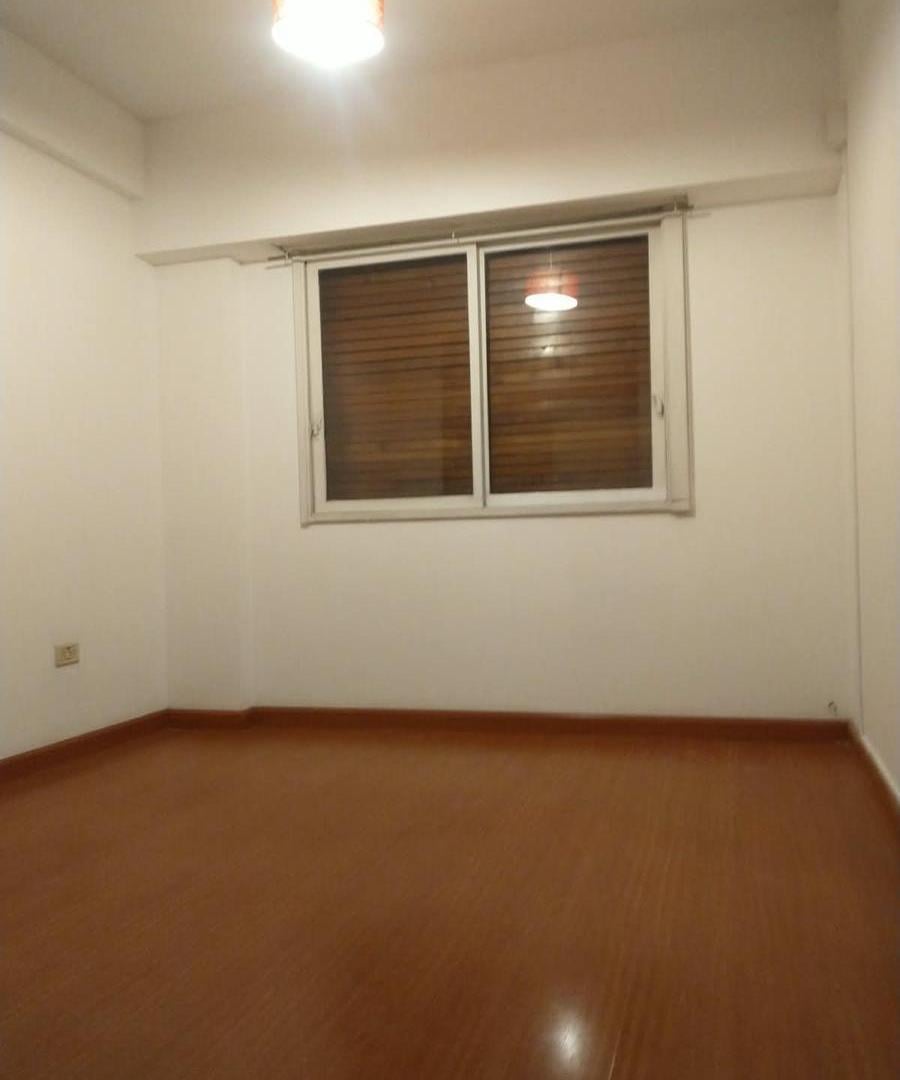 Foto de Dpto 2 ambientes muy bien ubicado!!, imagen 1