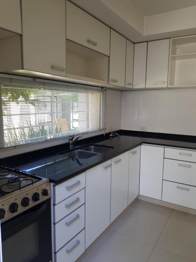 Foto de Casa en 2 plantas 3 ambientes con entrada de auto. Llavallol, imagen 2