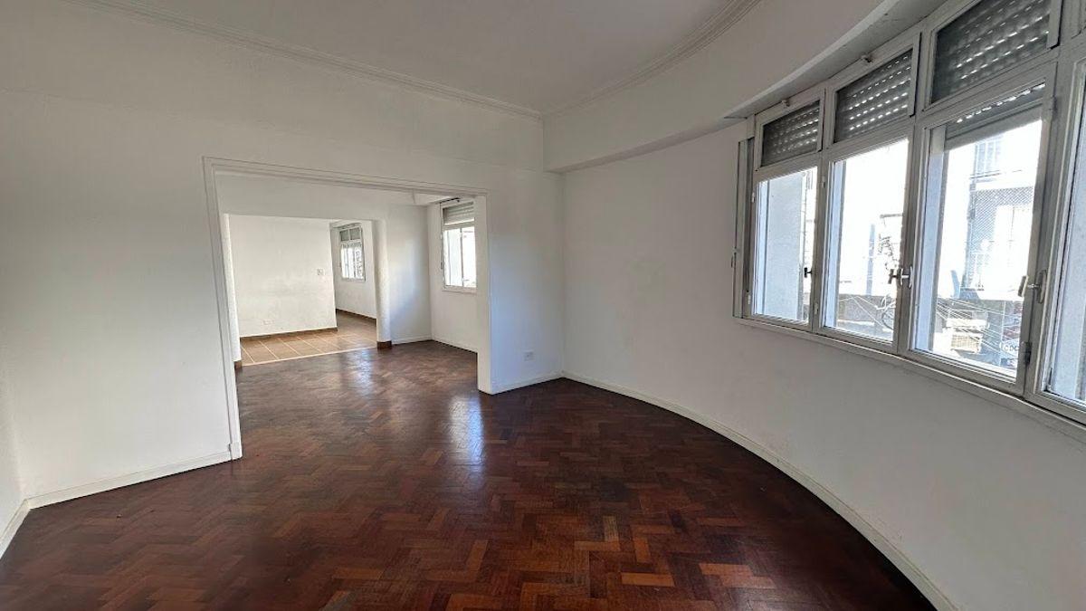 La Lucila - Depto. 3 Amb. c/terraza en Venta