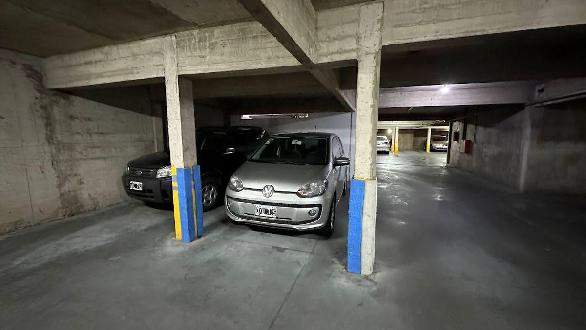 Foto de Olivos - Cochera cubierta en Venta, imagen 2