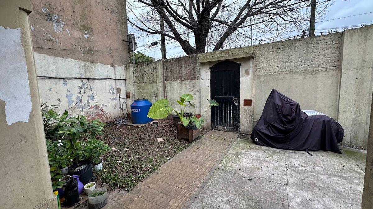 Foto de Terreno de 193 m² en venta en Villa Adelina, imagen 2