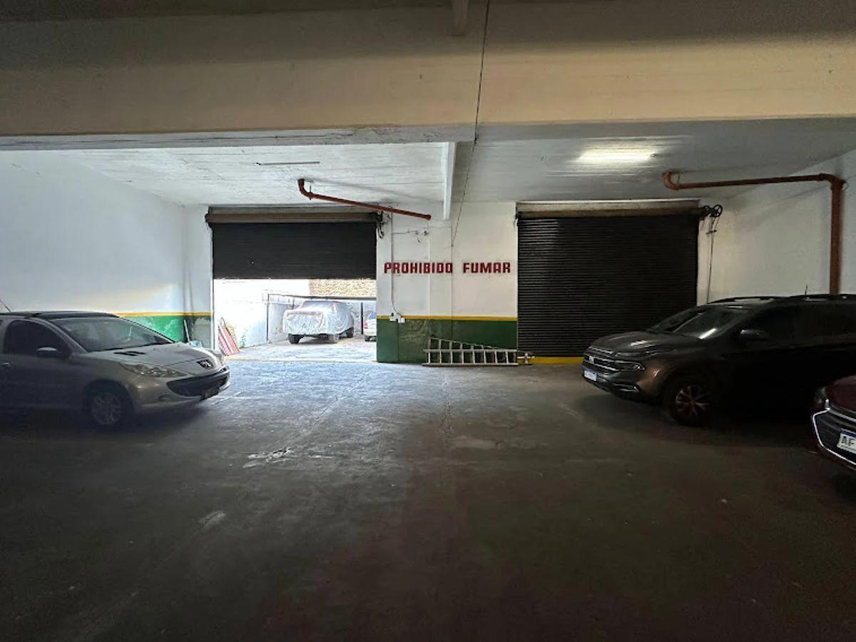 Foto de Garage/Estacionamiento (599 m²) en Venta - Olivos, imagen 5