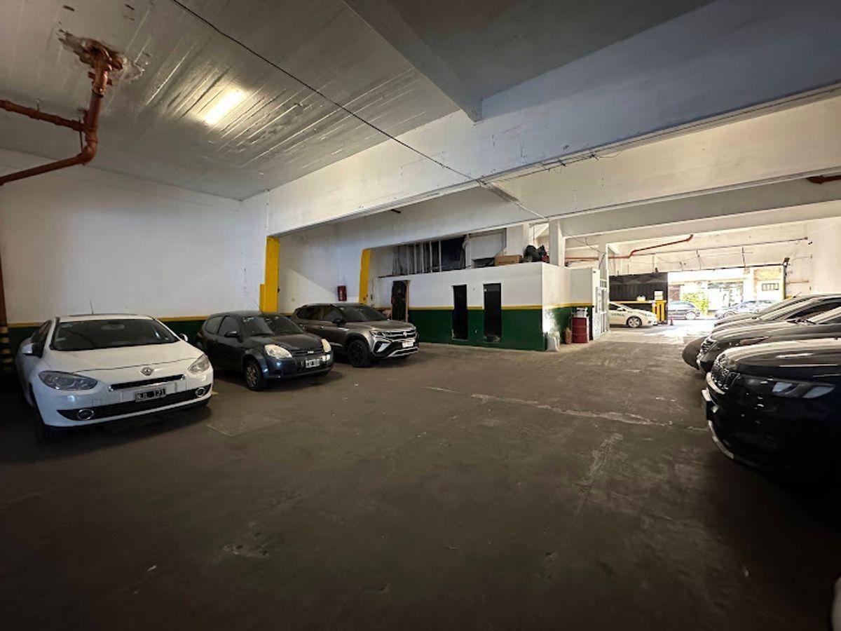 Foto de Garage/Estacionamiento (599 m²) en Venta - Olivos, imagen 1