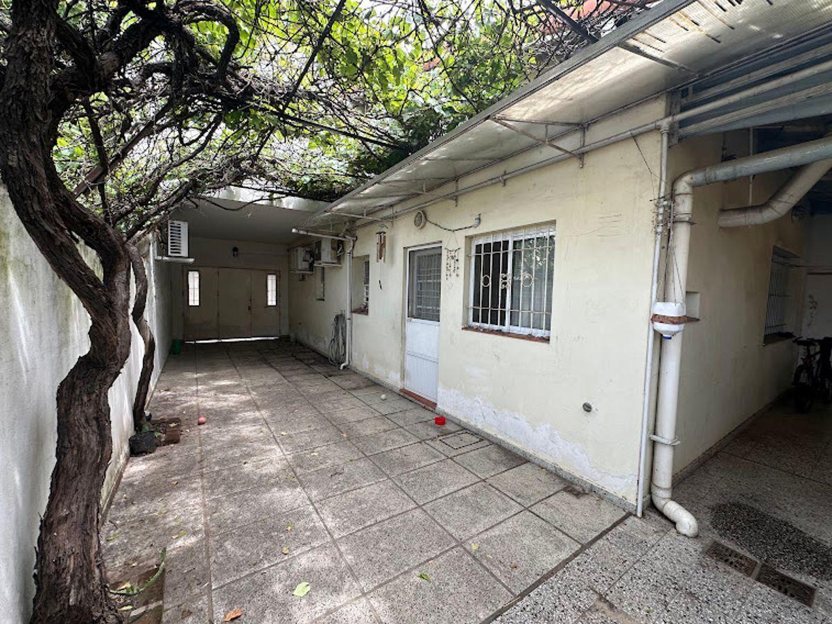 Foto de Terreno de 410 m2 en venta en Martínez, imagen 3
