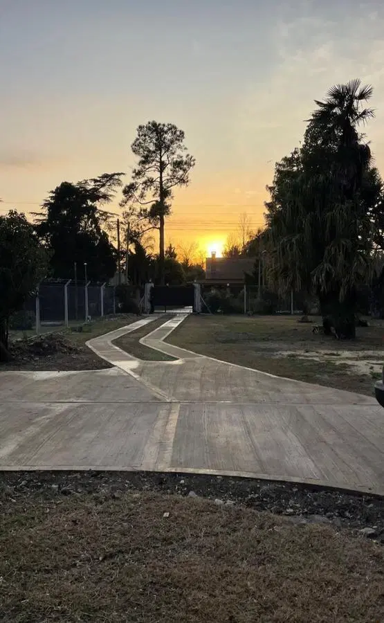 Casaquinta - barrio El Trébol Ezeiza - 4 dormitorios - 1000 M2 lote y 250 cubiertos 1