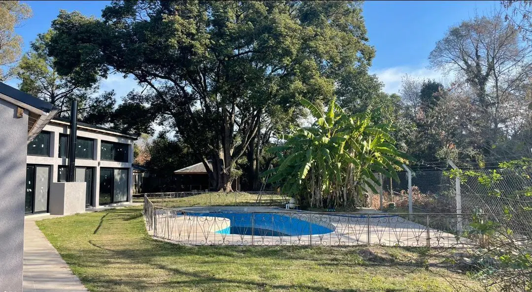 Casaquinta - barrio El Trébol Ezeiza - 4 dormitorios - 1000 M2 lote y 250 cubiertos 5