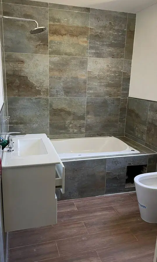 Casaquinta - barrio El Trébol Ezeiza - 4 dormitorios - 1000 M2 lote y 250 cubiertos 4